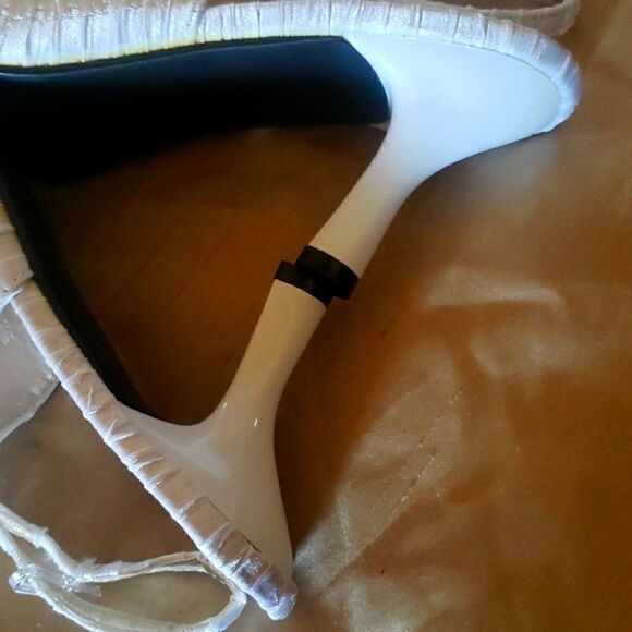 NWOT Ladies Designer Pumps by JOHN FASHION - Picture 8 of 15